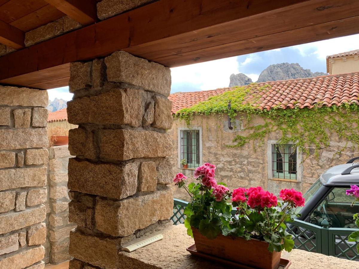 Villa Casa Nel Borgo Di San Pantaleo Esterno foto